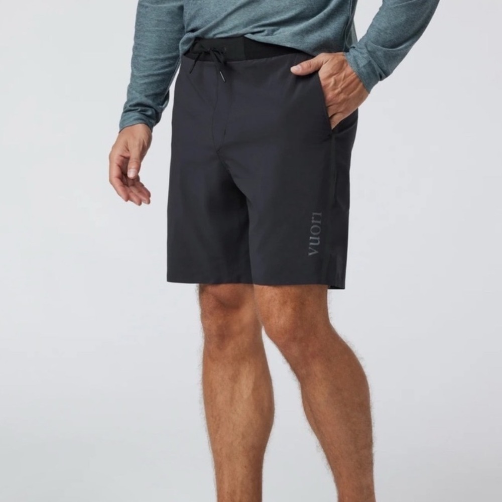 VUORI Domain Performance Short‎ In Black Size Extra Large